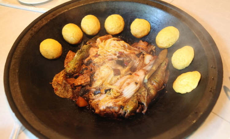 王老六鐵鍋燉魚(yú)