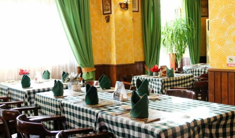 莫?jiǎng)邶埈t西餐廳