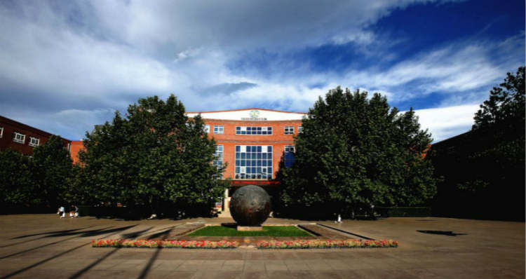 北京市海淀外國語實(shí)驗(yàn)學(xué)校