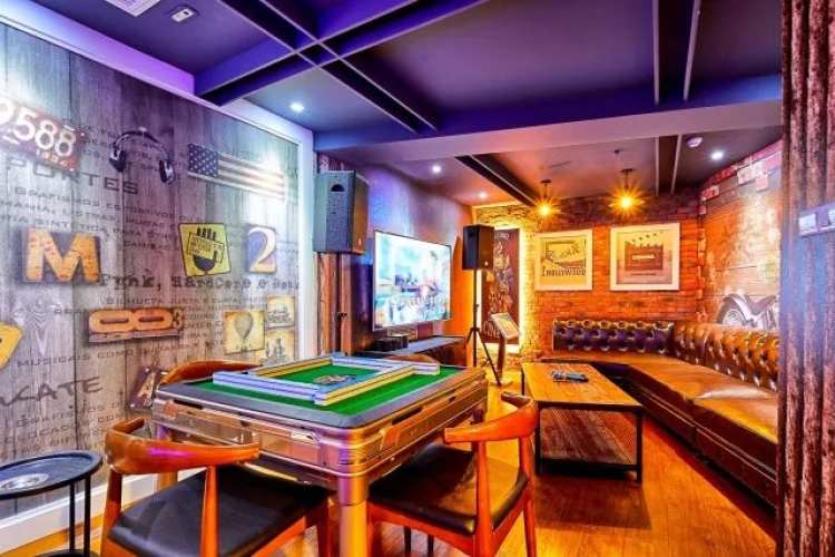 悅時(shí)光FT Club(人民廣場店)