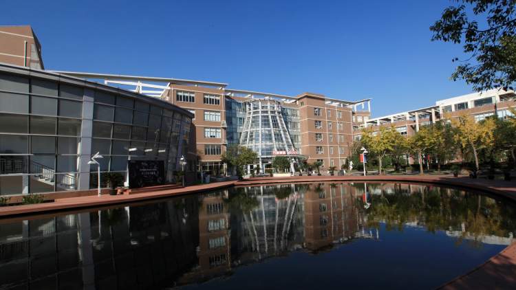 上海市實驗學(xué)校