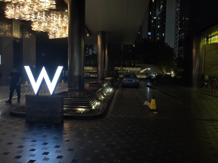 廣州W經(jīng)典KTV夜總會