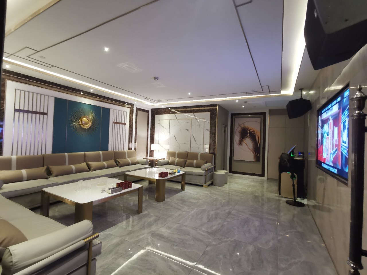 宜春麗景會(huì)KTV夜總會(huì)預(yù)訂買(mǎi)多少酒送多少