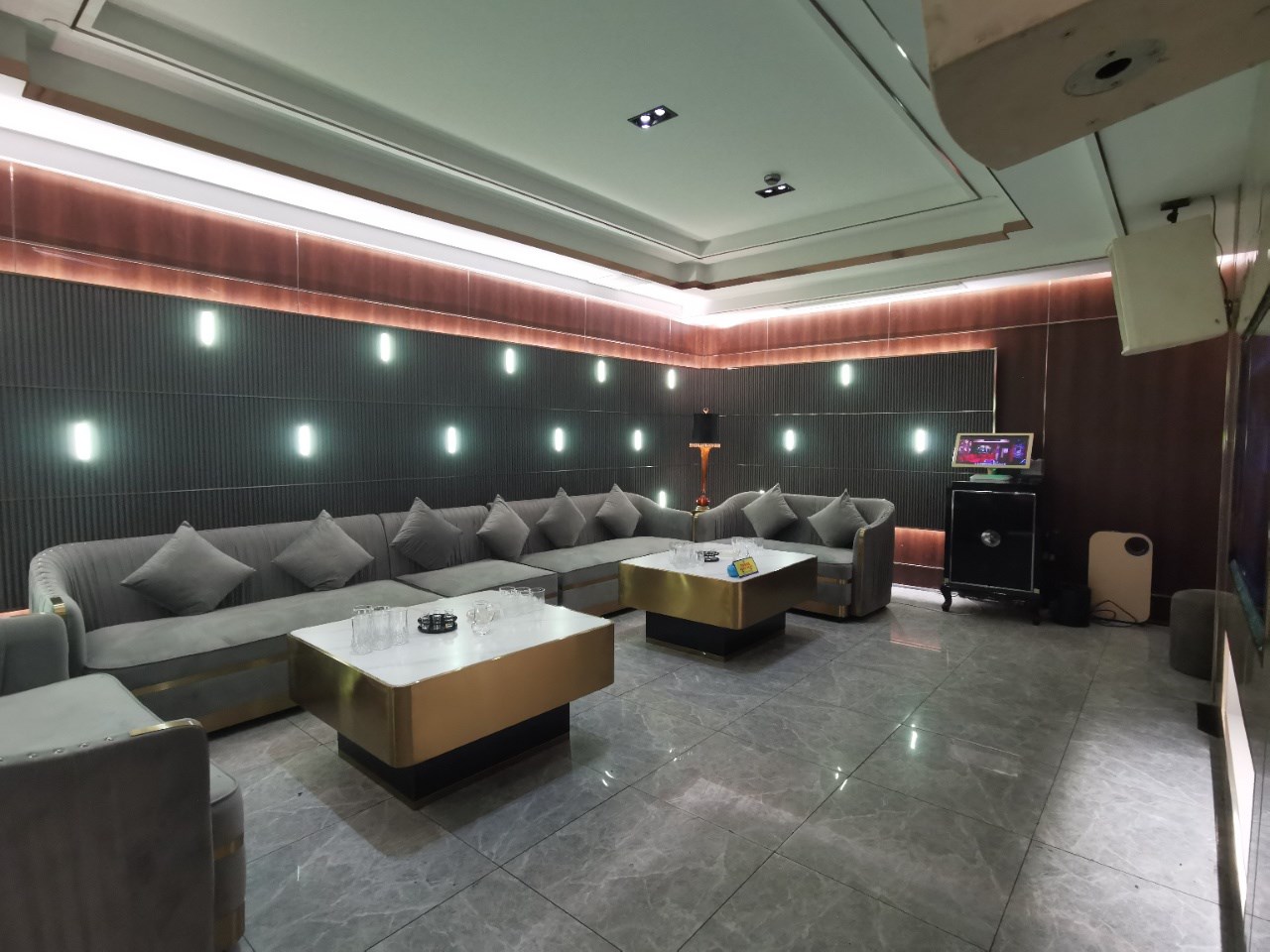 宜春夜總會(huì)KTV哪家好KTV的電話(huà)地址